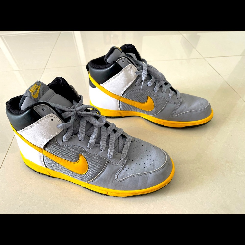 Nike Dunks Grey & Yellow